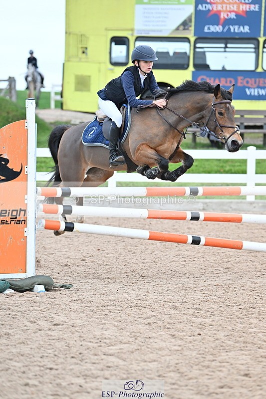 231119A-115756-05550 - Sun Cls 5 Newcomers & 1m Open