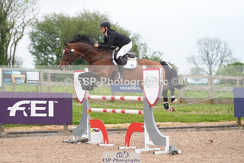 260508-090215-04489 - Cls 12 Snr Foxhunter
