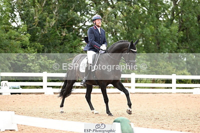 240815A-145837-02135 - 171-Martyn.Humphrey-Isabeau.May