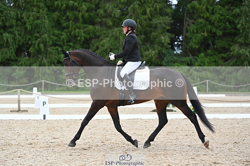 230813-175729-08791 - Cls 14 Medium Silver 16.45 to End