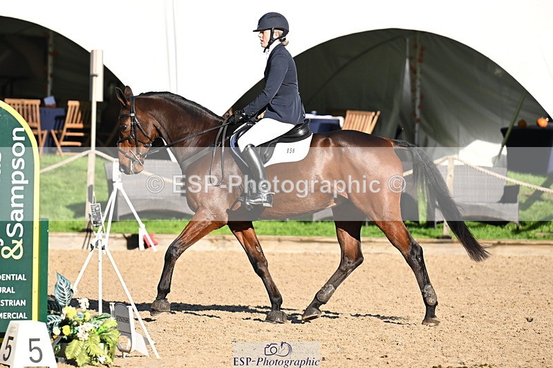 251024A-110433-06681 - B-158-Hannah.Hobhouse