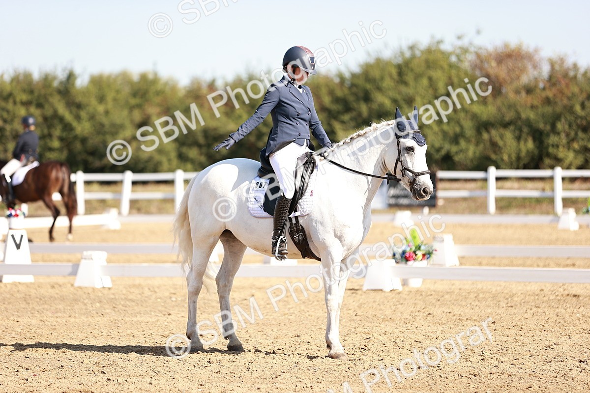 SBM_004422 - Class 12 - Novice 5 - 9.07-10.10