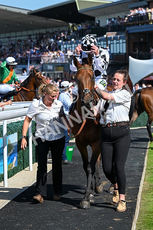 300526-Race 5-Glenfinnan-6505 - Race 5 16.00pm Happy Birthday Colin 'Spud' Stamford Handicap