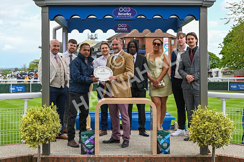 120526-Race 1-Lovers Leap-7286 - Race 1 2.30pm Clearanswer Call Centres Maiden Fillies' Stakes