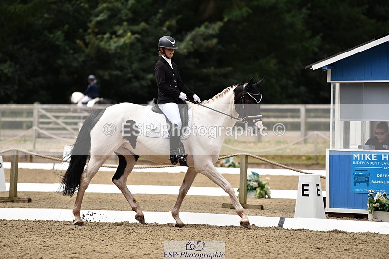 140110A-012048-10897 - 002-Michelle.Wallis-Alvescot.Winning.Mood