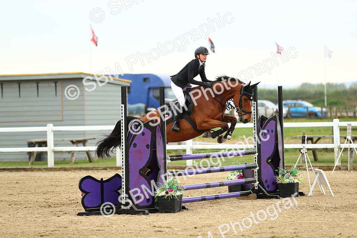SBM_000384 - Class 2 - Senior British Novice 90cm
