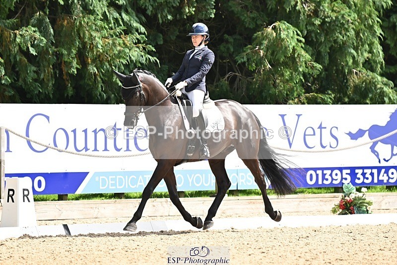 240811-141623-06318 - 115-Lucy.Amy-Millenium.Falcon