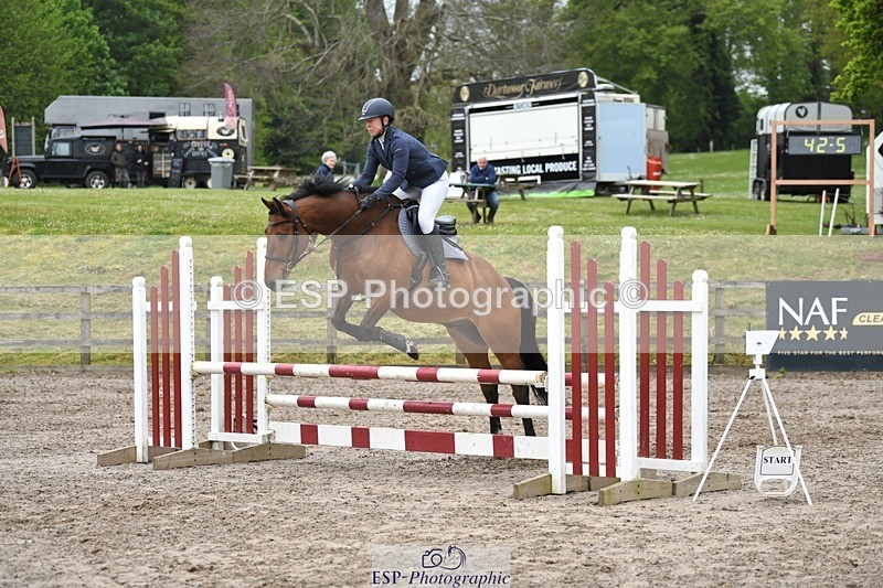 230512-094133-00368 - Cls 10 Snr 85cm Schooling