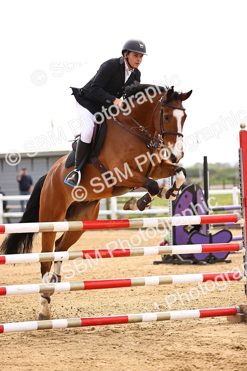 SBM_002445 - Class 11 - Senior newcomers - 1.10m