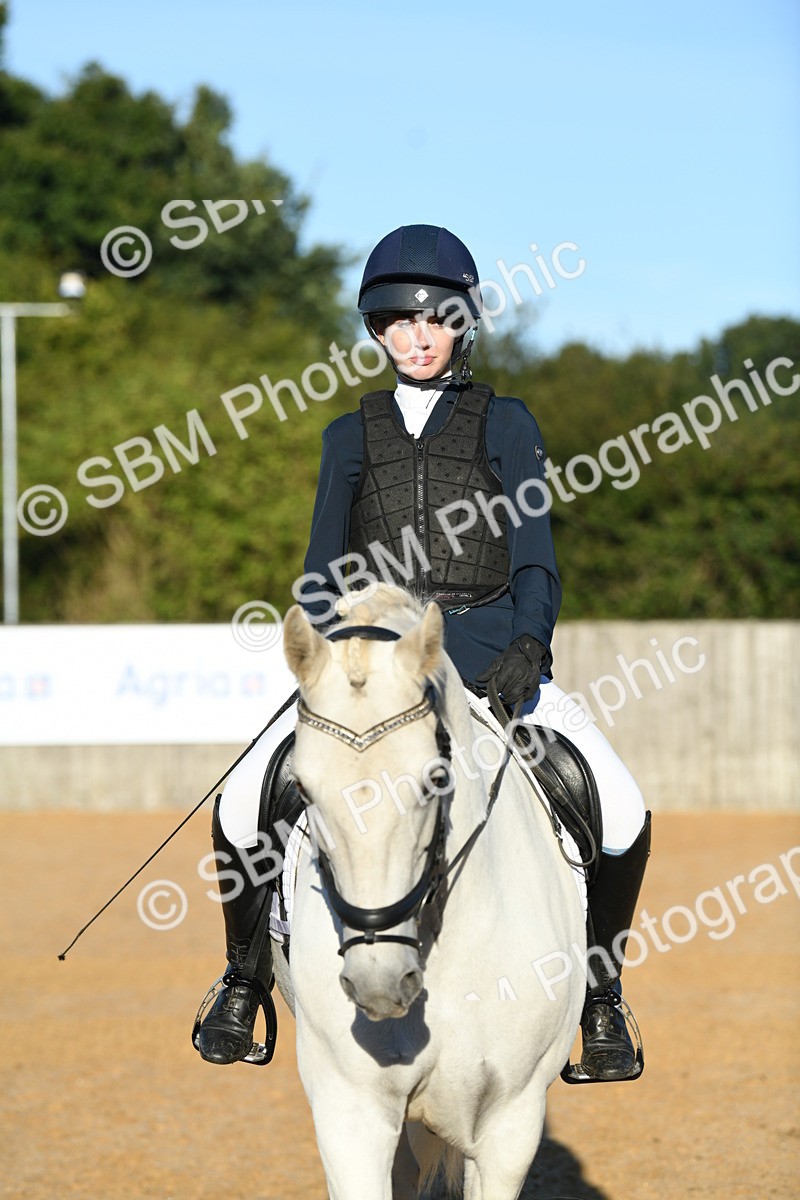 SBM_14252 - D4 - Small Tour Championship - Intro B