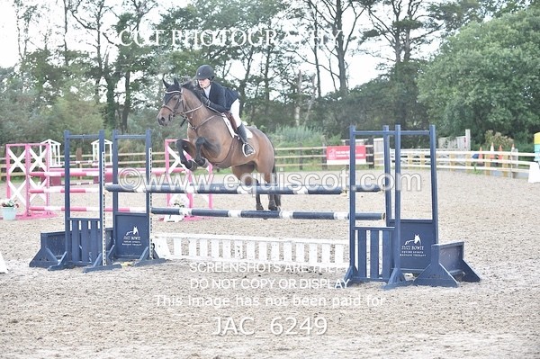JAC_6249 - CLASS 9 SAT Pony Foxhunter/ 1.10m Open