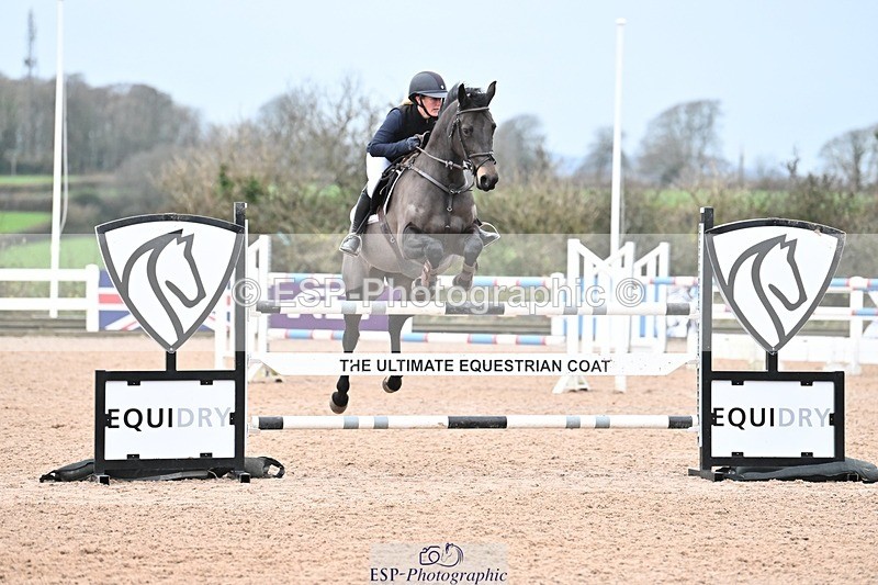 241206-142230-01091 - Cls 6 Foxhunter and 1.20m Open