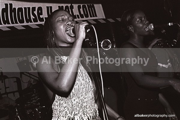 26 - Friends-&-Family @ the-roadhouse 03.05.03