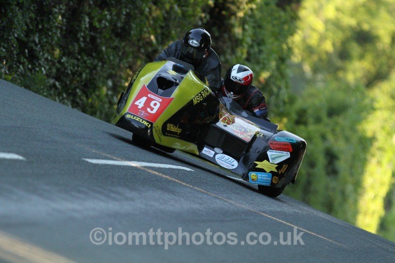 Mark Saunders & Kevin Jones - Friday Practice - Sidecars