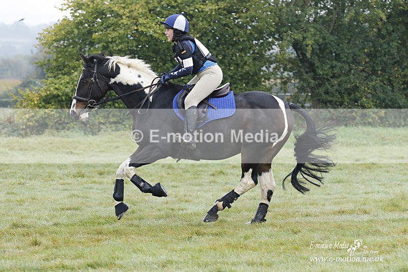 WWHT 171021 0446 - Novice Restricted (0.80m)  17/10/21