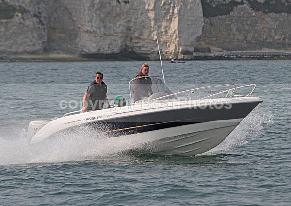 110425 BELLA 600 OCEAN IMG_7413 - Speedboats