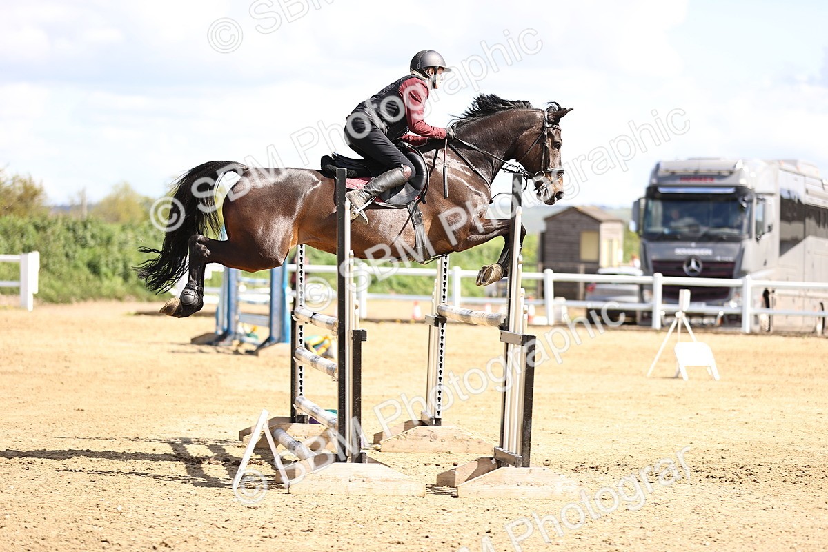 SBM_004370 - Class 17 - Senior Newcomers - 1.10m