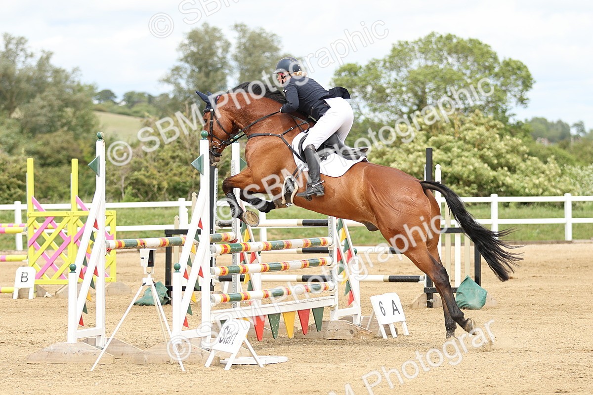 SBM_001047 - Class 4 - Senior Newcomers - 1.10m