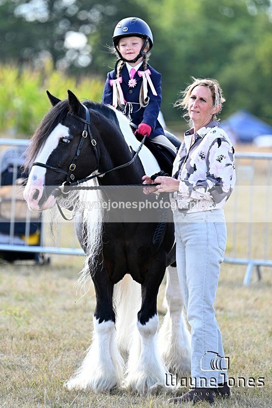 WJ7_9937 - Kellie and Nancy at Swallowfield 31-08-26