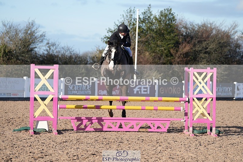251130-131528-01214 - Cls 15 - 17 Children on Horses