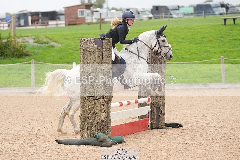 250920-093706-00500 - Cls 3 Pony Intro 70cm