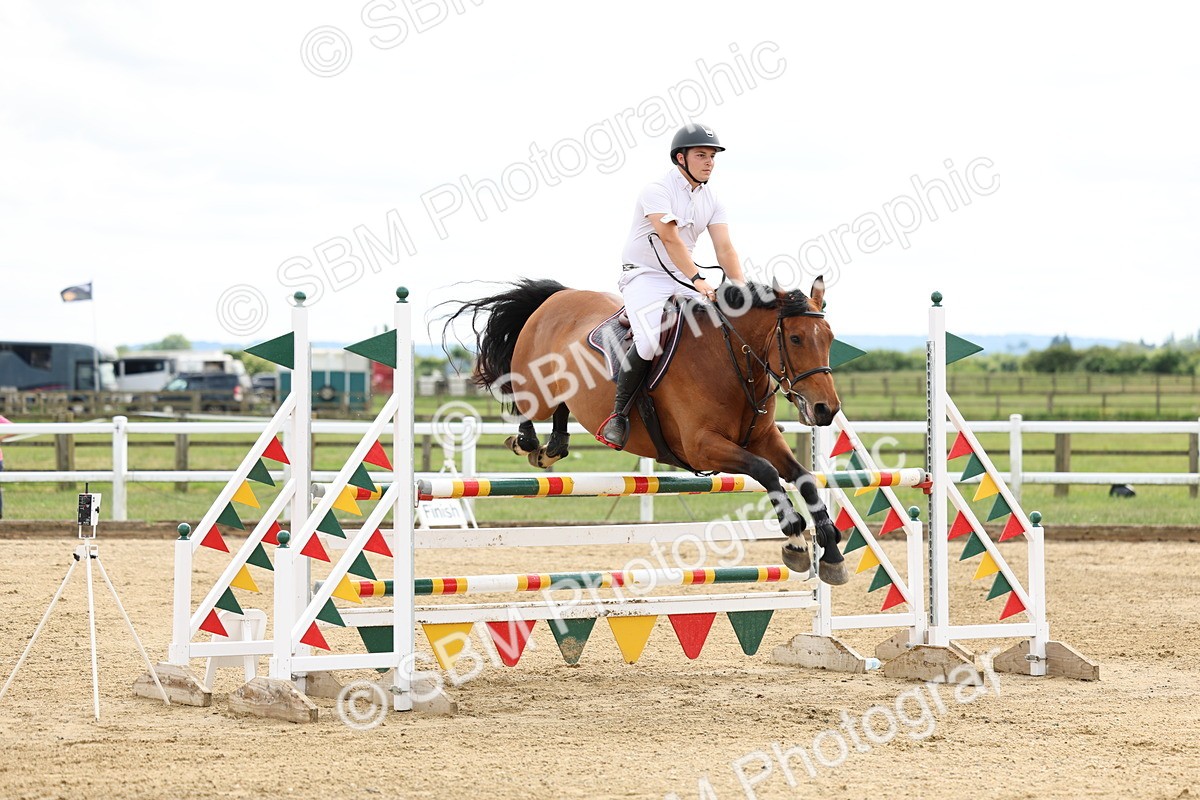 SBM_005978 - Class 19 - Senior Newcomers - 1.10m