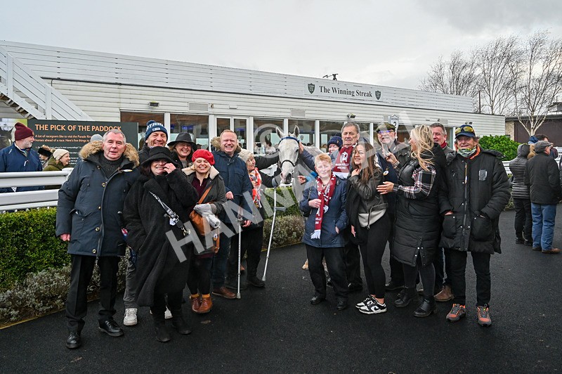 281223-Race 2-Sea Grey-4999 - Race 2