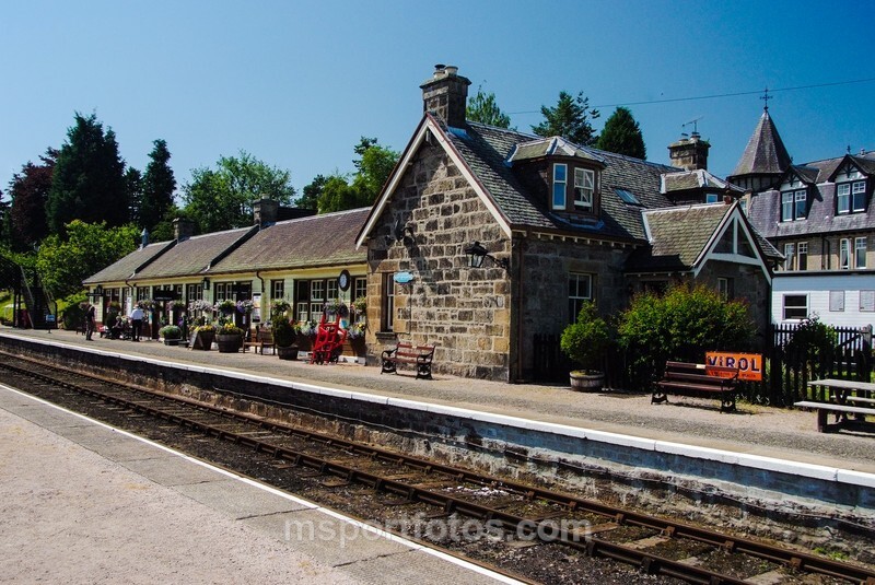 Boat of Garten station on the Strathspey steam line - Travel, city/land scapes