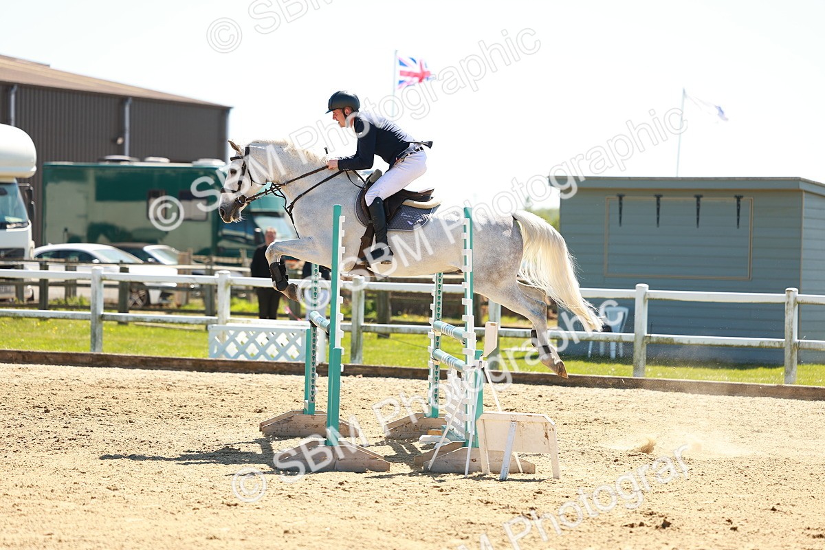 SBM_001407 - Class 4 - Senior Newcomers 1.10m