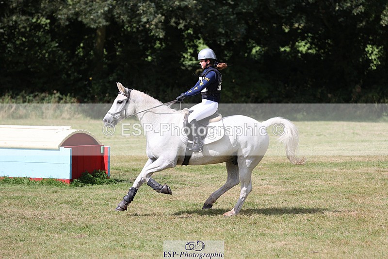 240825X-113025-32286 - 70cm XC 11.00 to 12.00