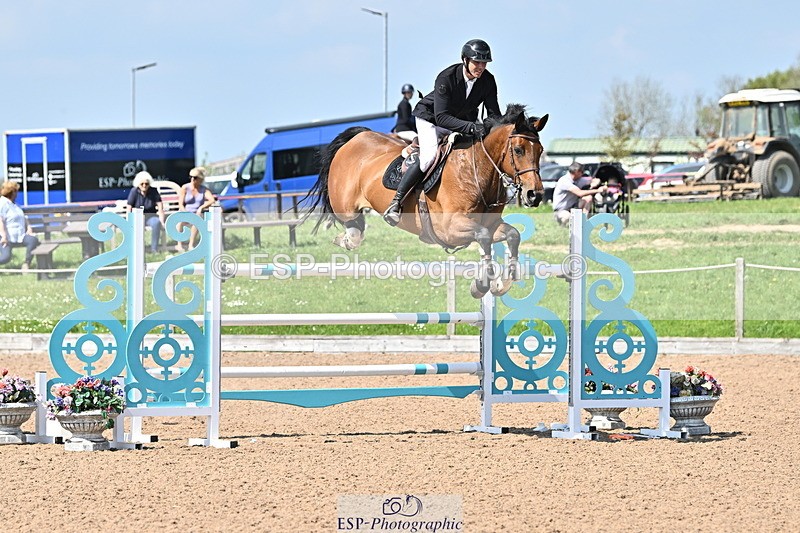 240509A-150530-02645 - Cls 11 National 1.40m Open