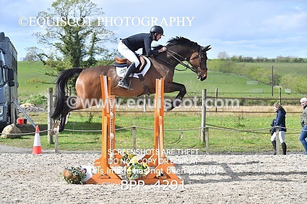BPP_4291 - CLASS 8 FRI Senior Foxhunter/ 1.20m Open