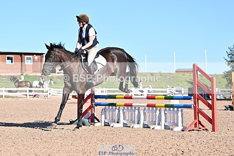 250708A-182257-00496 - 90cm Classes