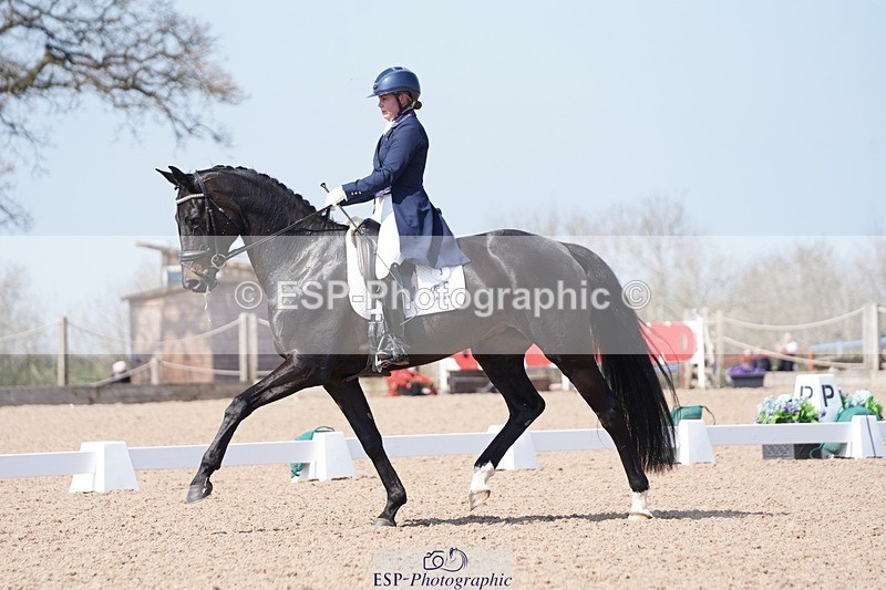 250404-132834-06183 - 003-Abbie.Newbury-Seagry.Firstamour