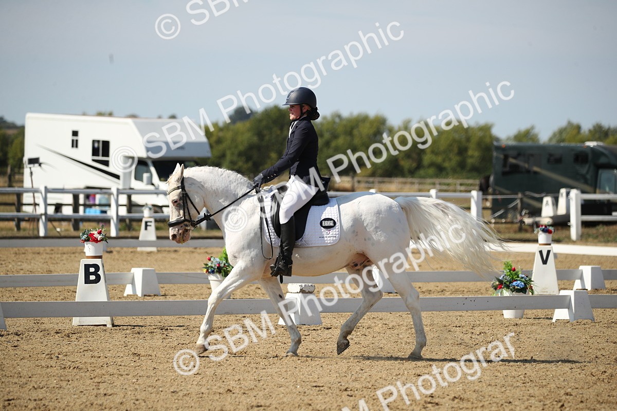 SBM_004229 - Class 11 - Novice 5 - 10.24-11.20