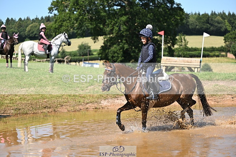 240729B-145909-02906 - Abbie's Group XC