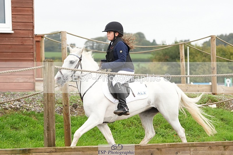 250920-155055-01510 - Cls 21 Pony Intro 80cm Derby