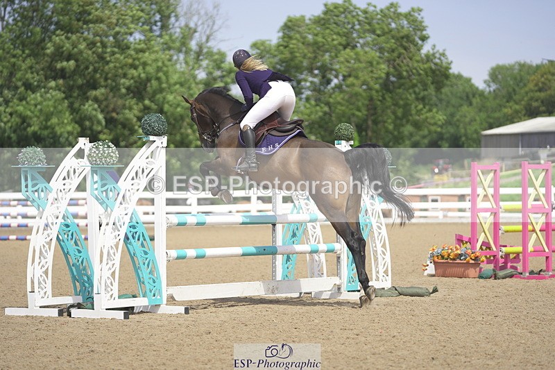 230810A-131228-02345 - Cls 4 1.05m Amateur Quali