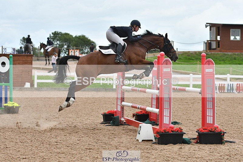 240727A-155942-06497 - Cls 24 1.05m Amateur Qualifier