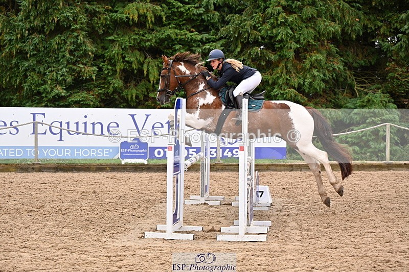 250817A-110225-03990 - Cls 16 Snr British Novice