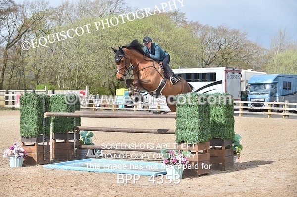 BPP_4353 - CLASS 10 RHS Foxhunter Championship Qualifier