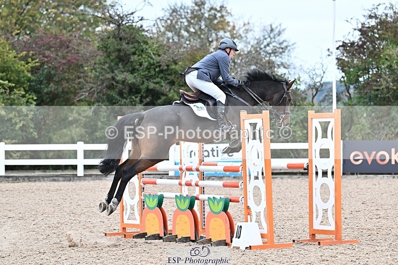 251015-140133-00692 - Cls 4 Newcomers and 1.10m Open