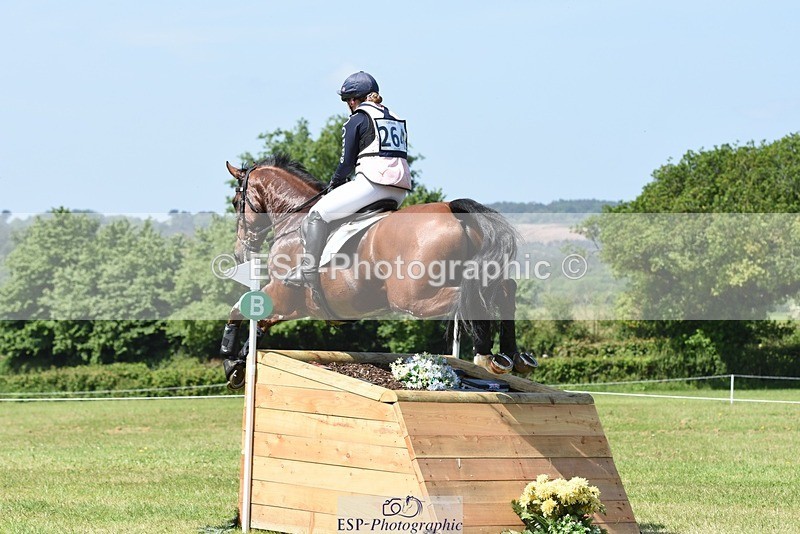 230527-105900-08768 - 264-BALLADEER_JUST_FOR_KICKS-Ellie_Healy-XC