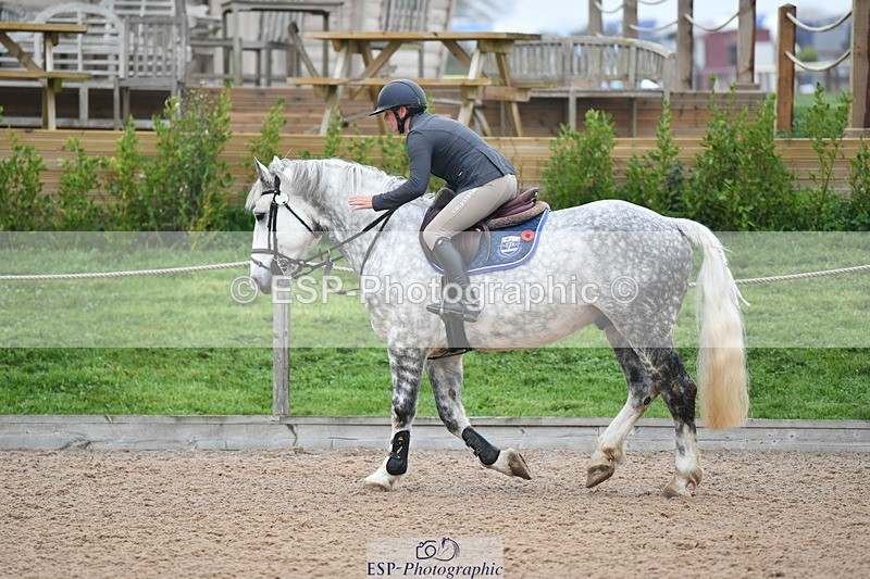 241102A-110523-04185 - SAT Cls 9 British Novice and 90cm Open