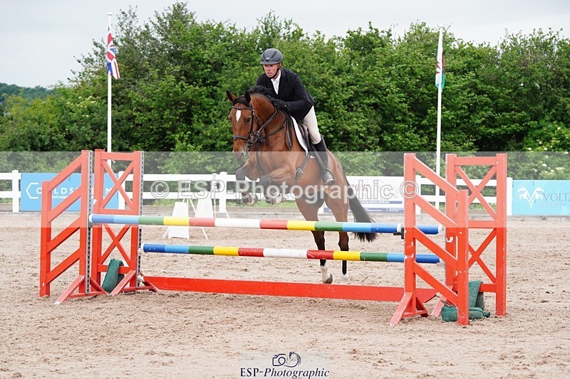 250524-121620-06565 - Cls 21 A&B Snr Disco & 1.00m Open