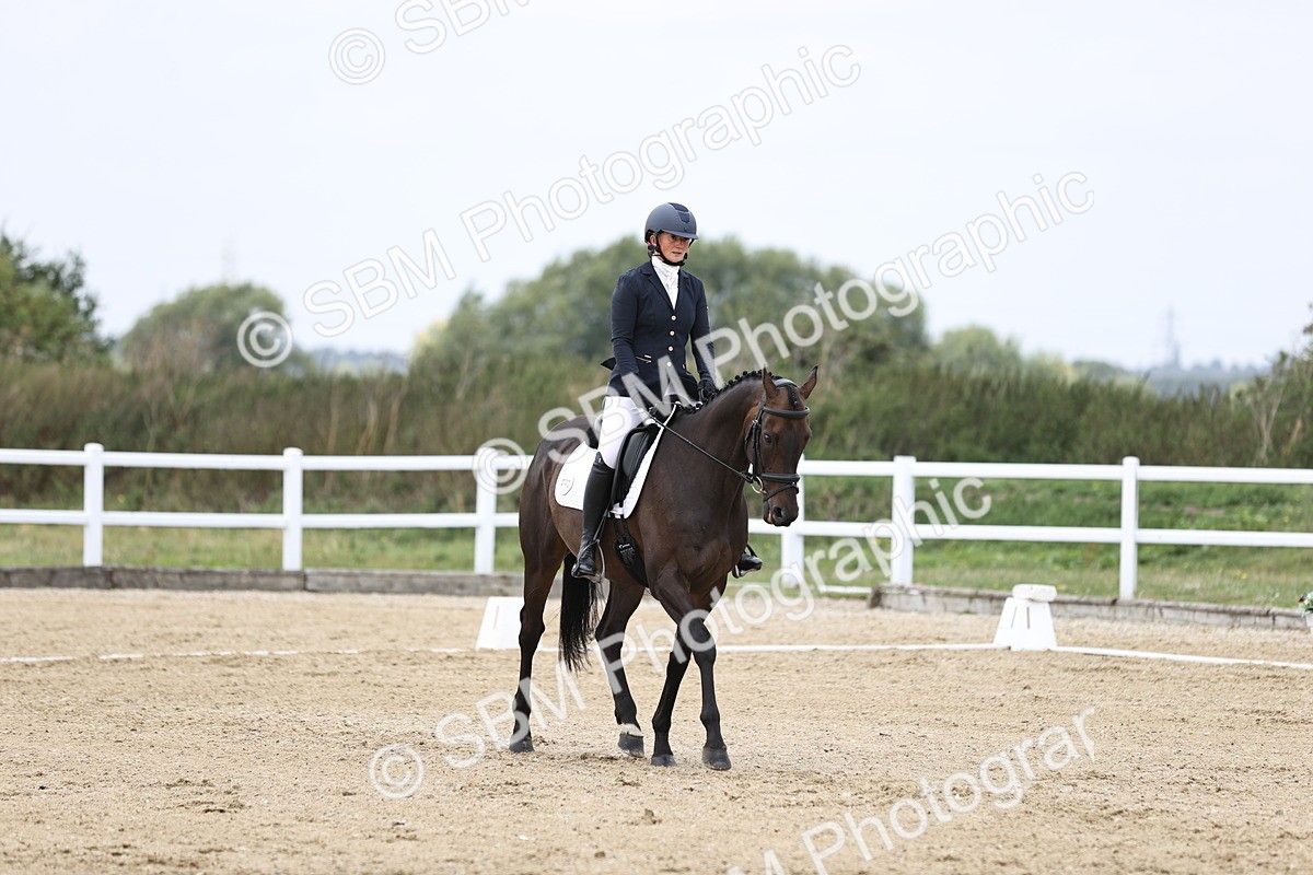 SBM_016865 - Class 14 Novice 23 - 11.53-12.56