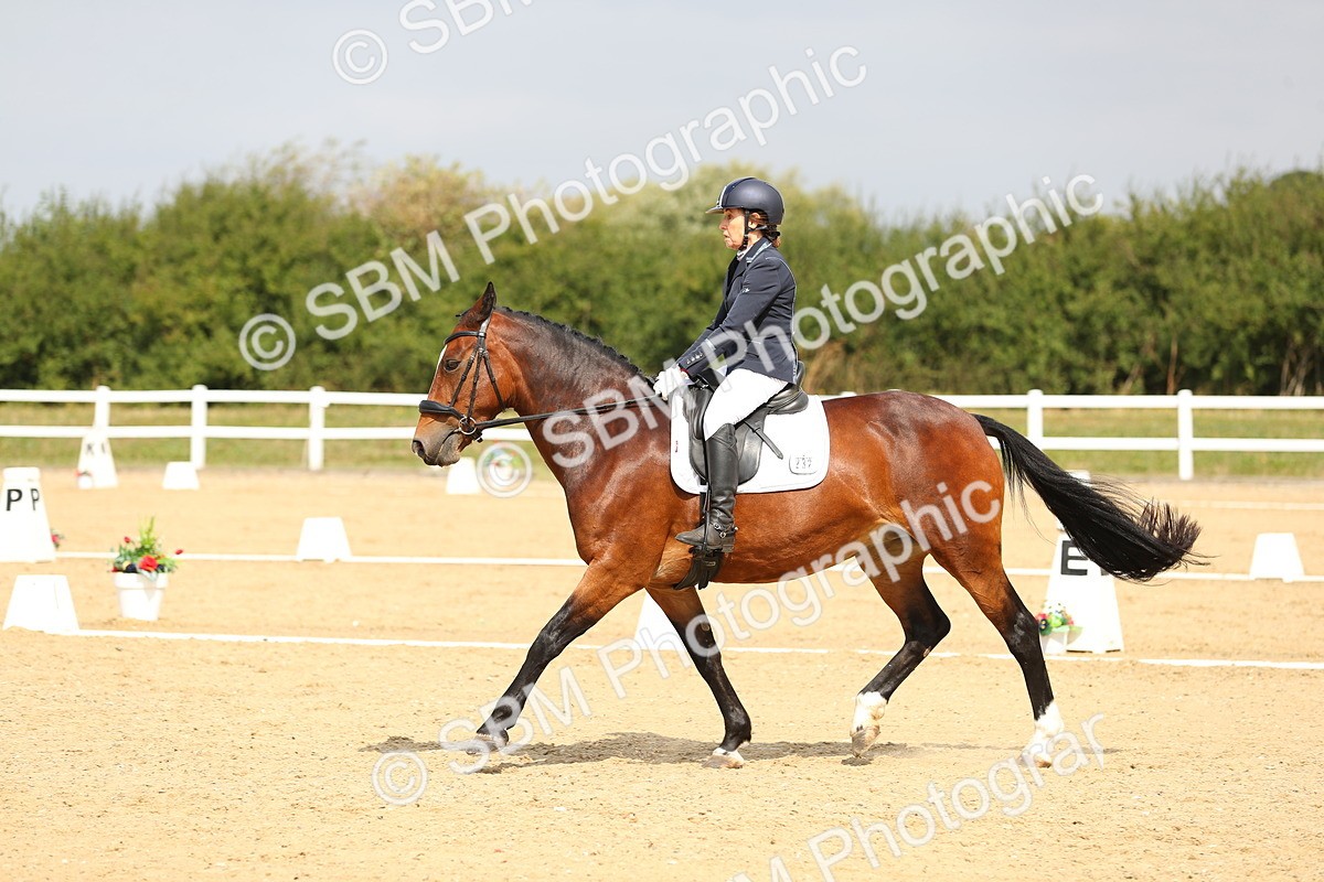 SBM_016468 - Class 13 - Novice 23 - 11.25-12.35