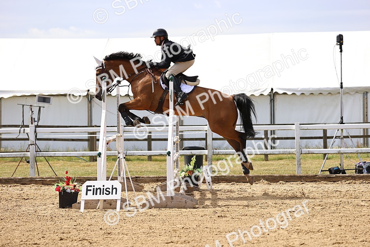 SBM_009855 - Class 8 - Senior Newcomers - 1.10  Open