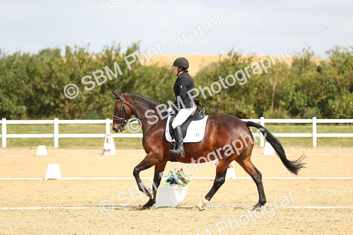 SBM_016367 - Class 13 - Novice 23 - 11.25-12.35