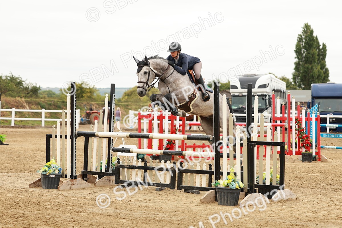 SBM_016607 - Class 20 - Senior Newcomers - 1.10m